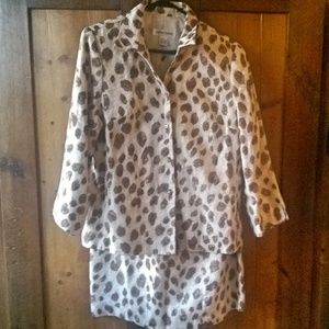 Linen leopard Suit by Donna Toran